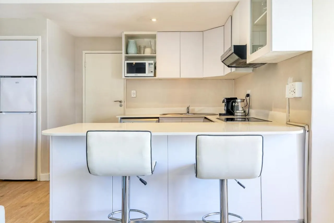 Palm Beach Apartment - 100M From Camps Bay Beach Cape Town