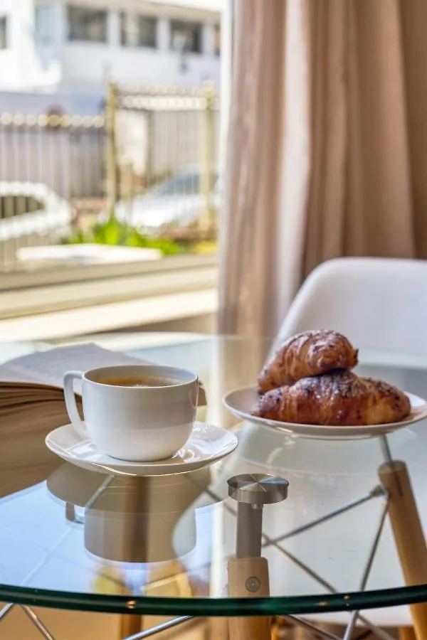 Palm Beach Apartment - 100M From Camps Bay Beach Cape Town 0*,  South Africa