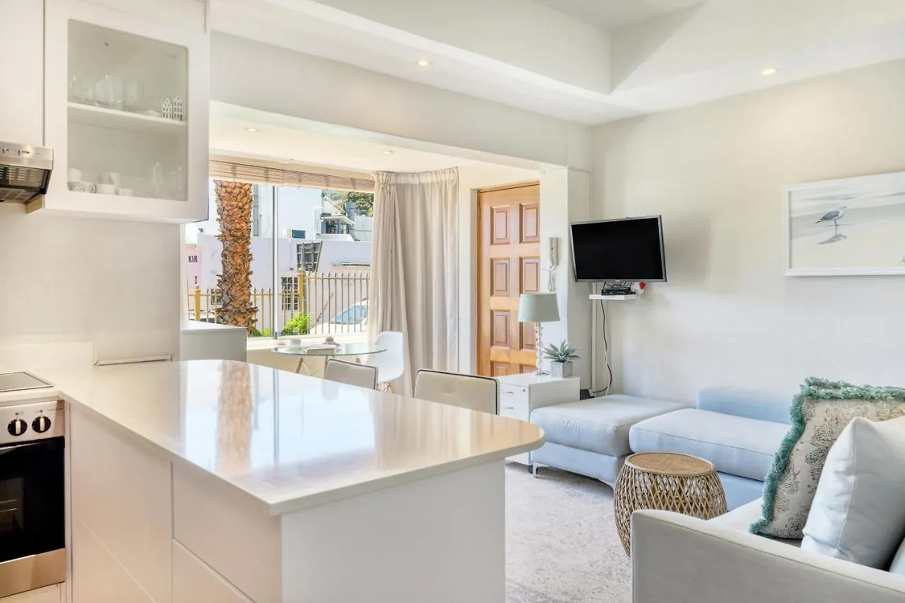 Palm Beach Apartment - 100M From Camps Bay Beach Cape Town